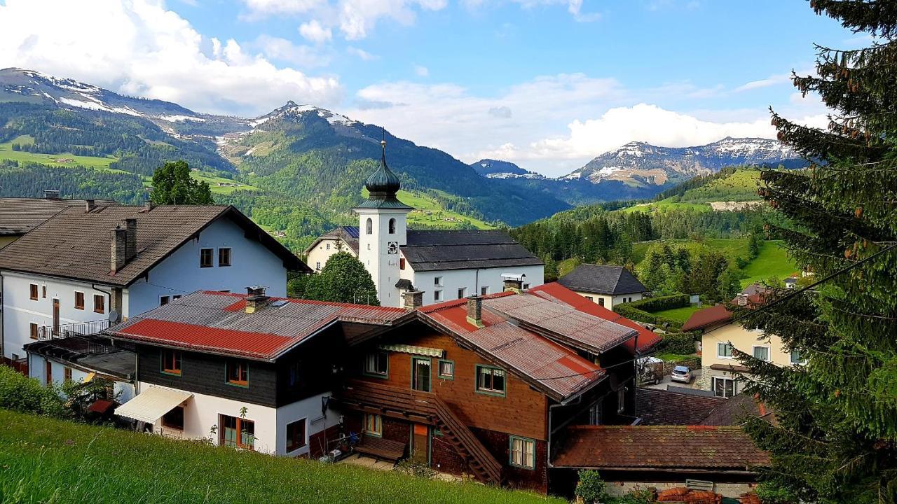 Tauglerei Appartement Enzian In Den Zauberbergen Sankt Koloman Exterior foto