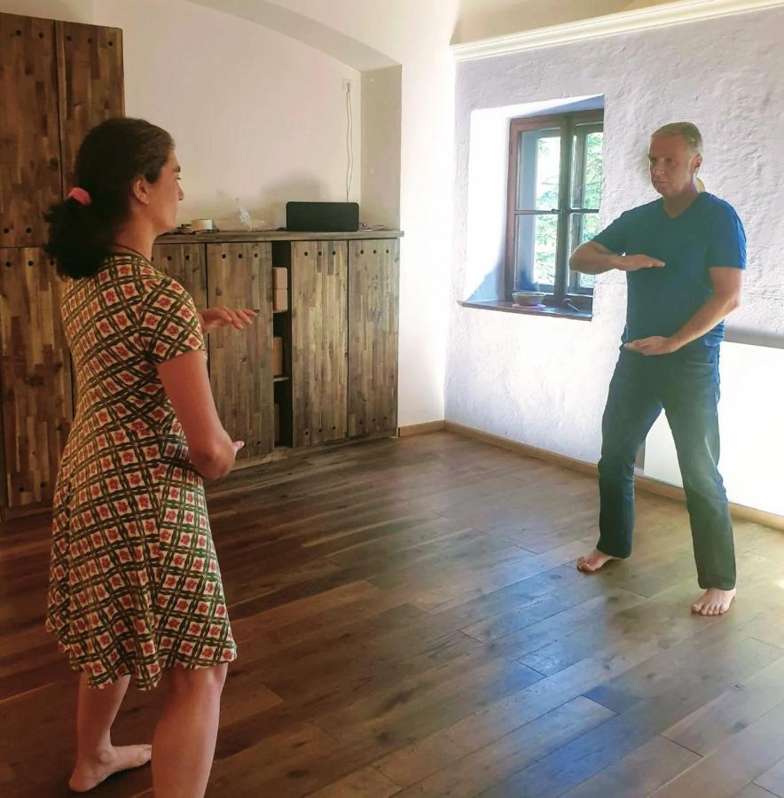 Tauglerei Appartement Enzian In Den Zauberbergen Sankt Koloman Exterior foto